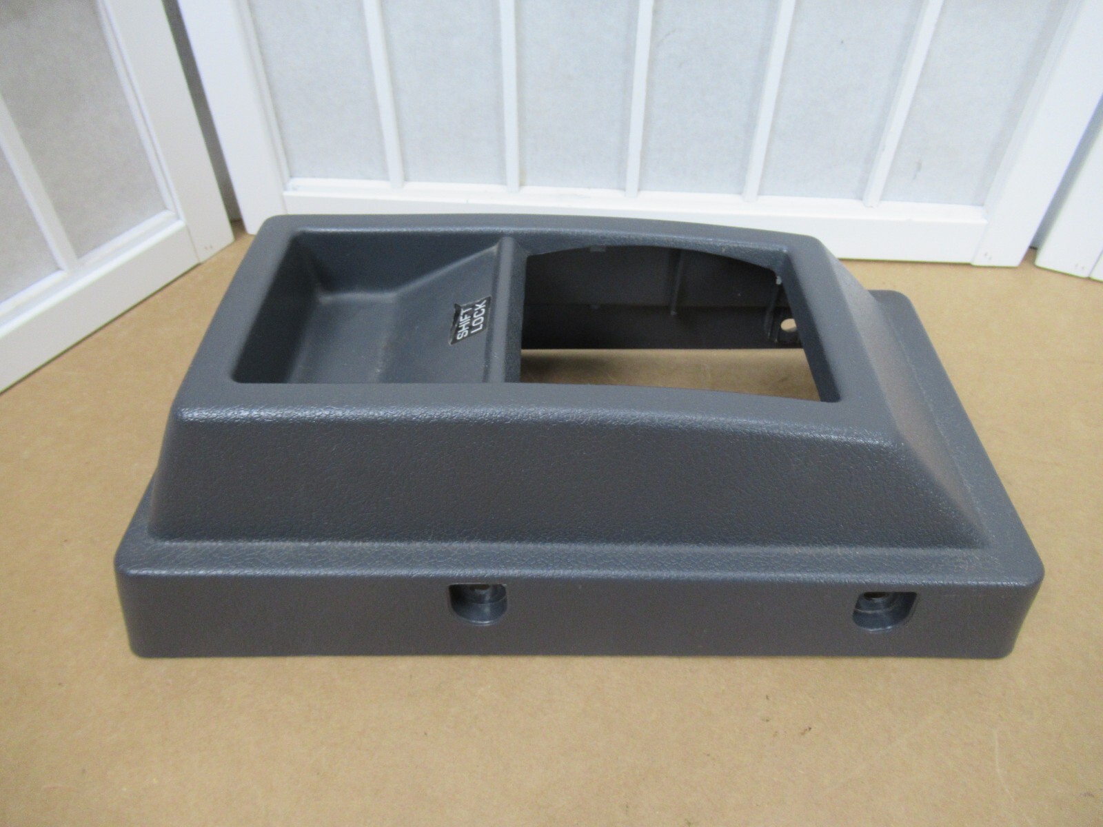 8697 Nissan D21 Pickup Truck Center Console Shifter Armrest Cup Drink