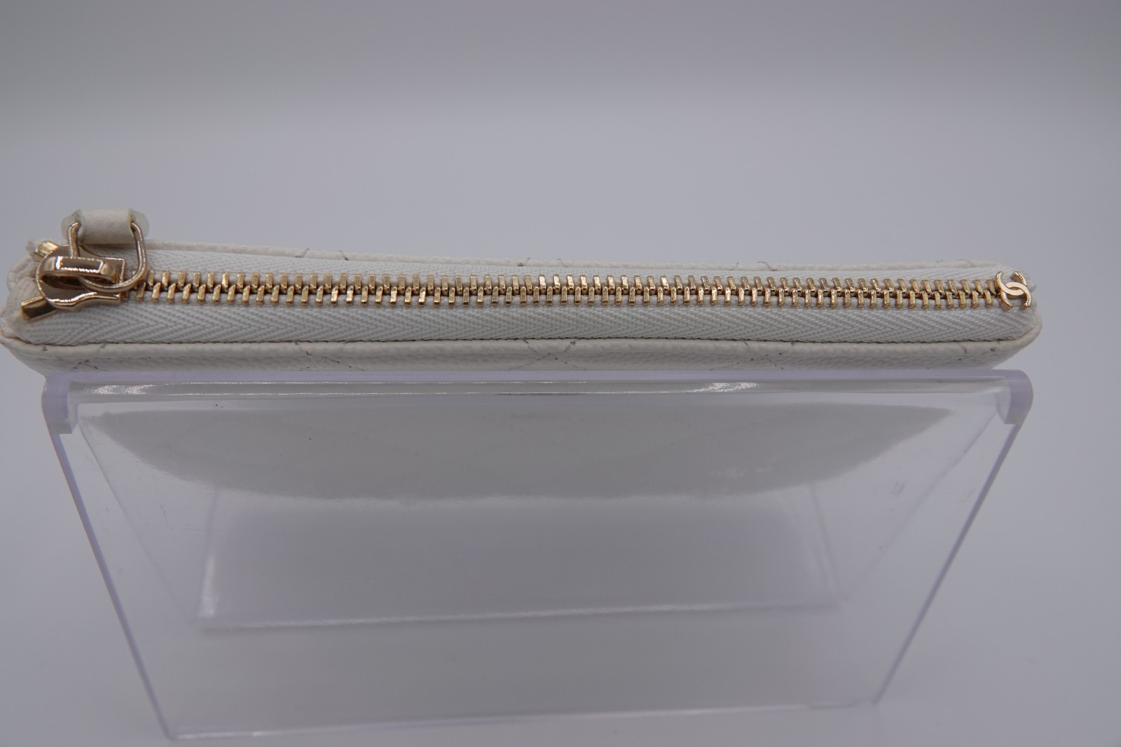 Chanel Small Quilted Caviar Leather Zipper Case White Authentic image 6