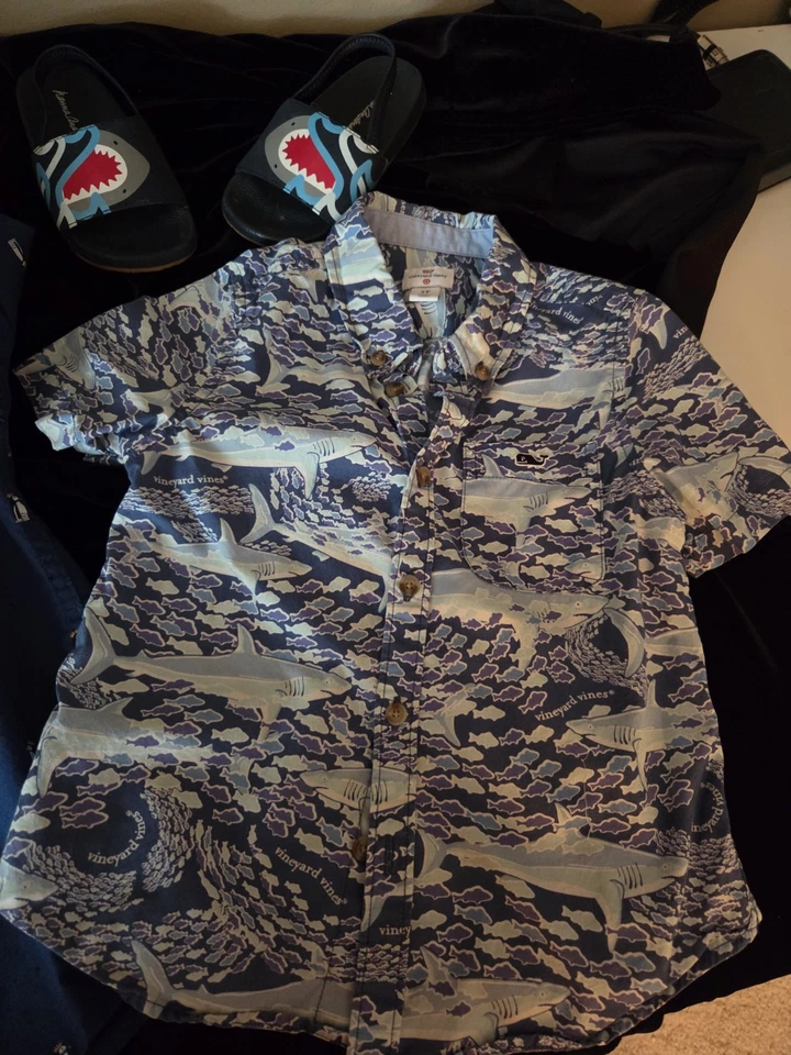 (Lot of 3) Hanna Andersson Sandals* Vineyard Vines+Children Boys 3T Shirts - Image 4 of 4