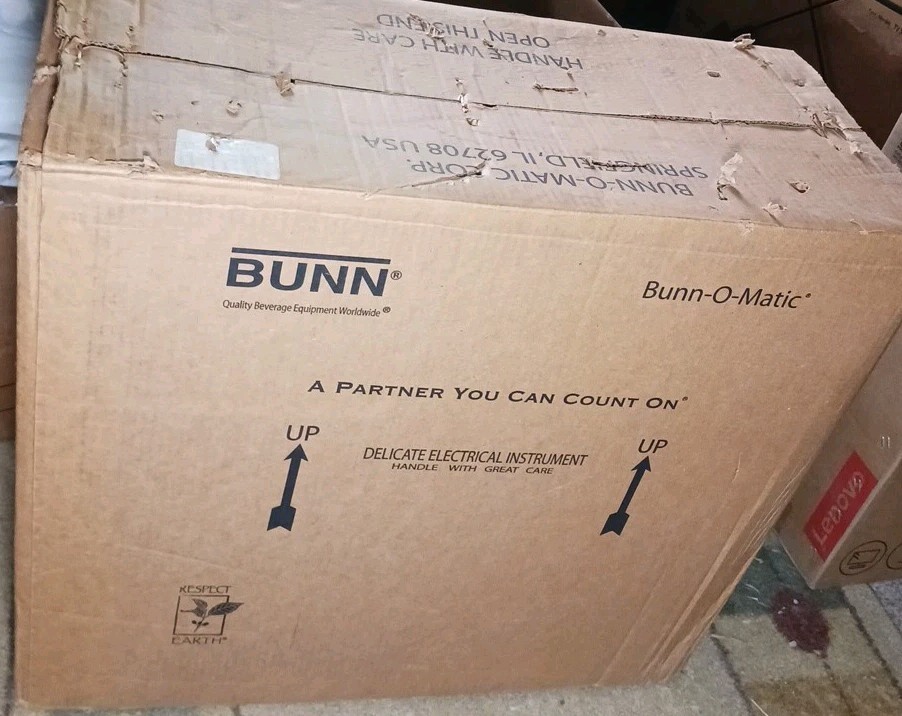 BunnOMatic #12950.0213 Automatic 12cup Coffee Brewer 3-Warmer -Brand New!