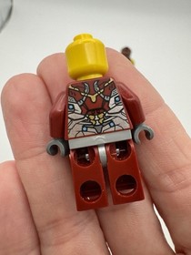 LEGO Marvel Minifigures Shocker sh404 & Iron Man Mk47 sh405 76083 Incomplete