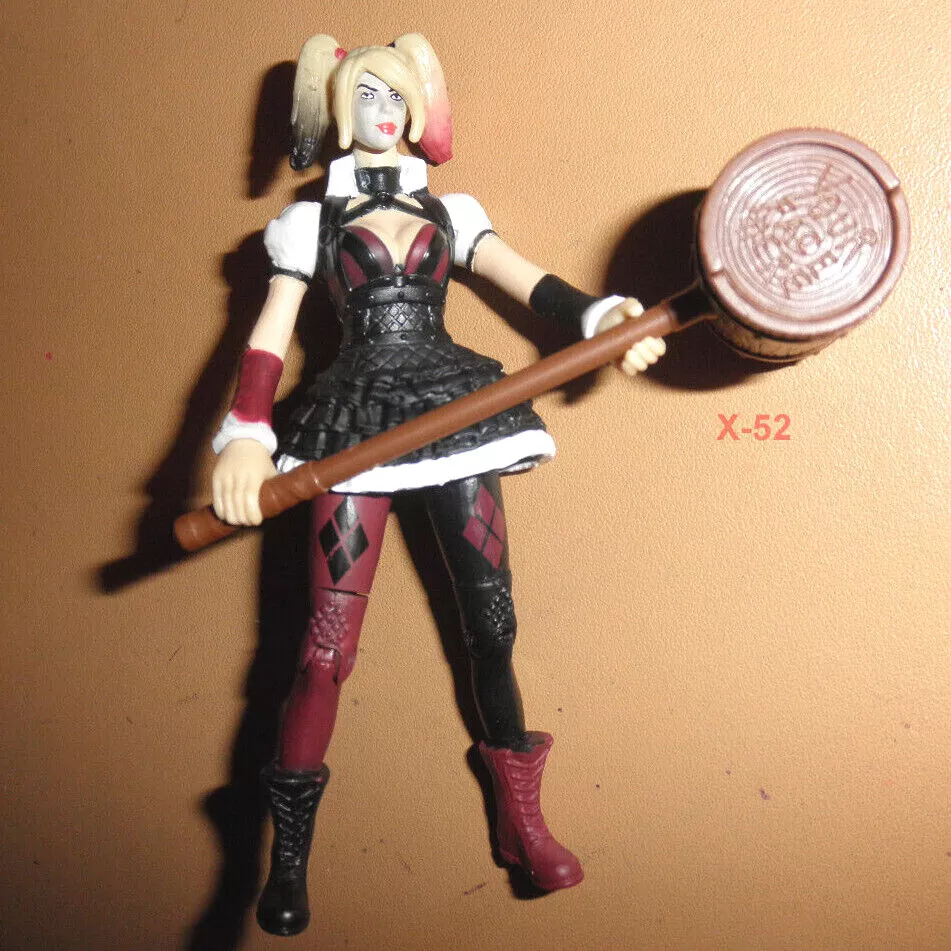 Boneca Harley Quinn Arkham Knight - Arlequina Dc Multiverse