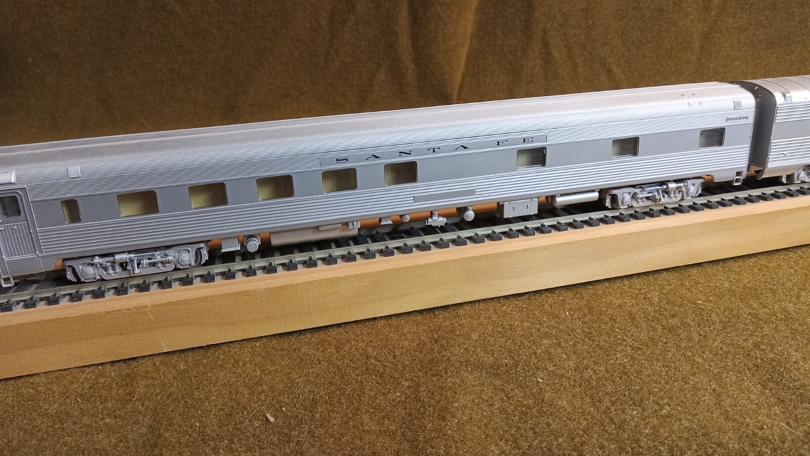 Walthers HO scale lot of 9 Santa Fe Super Chief passenger cars eBay