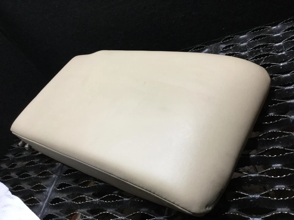 07 08 09 SUZUKI GRAND VITARA XL-7 ПОДЛОКОТНИК ЗАДНЕГО СИДЕНЬЯ С ПОДСТАКАННИКОМ OEM - Изображение 2 из 4