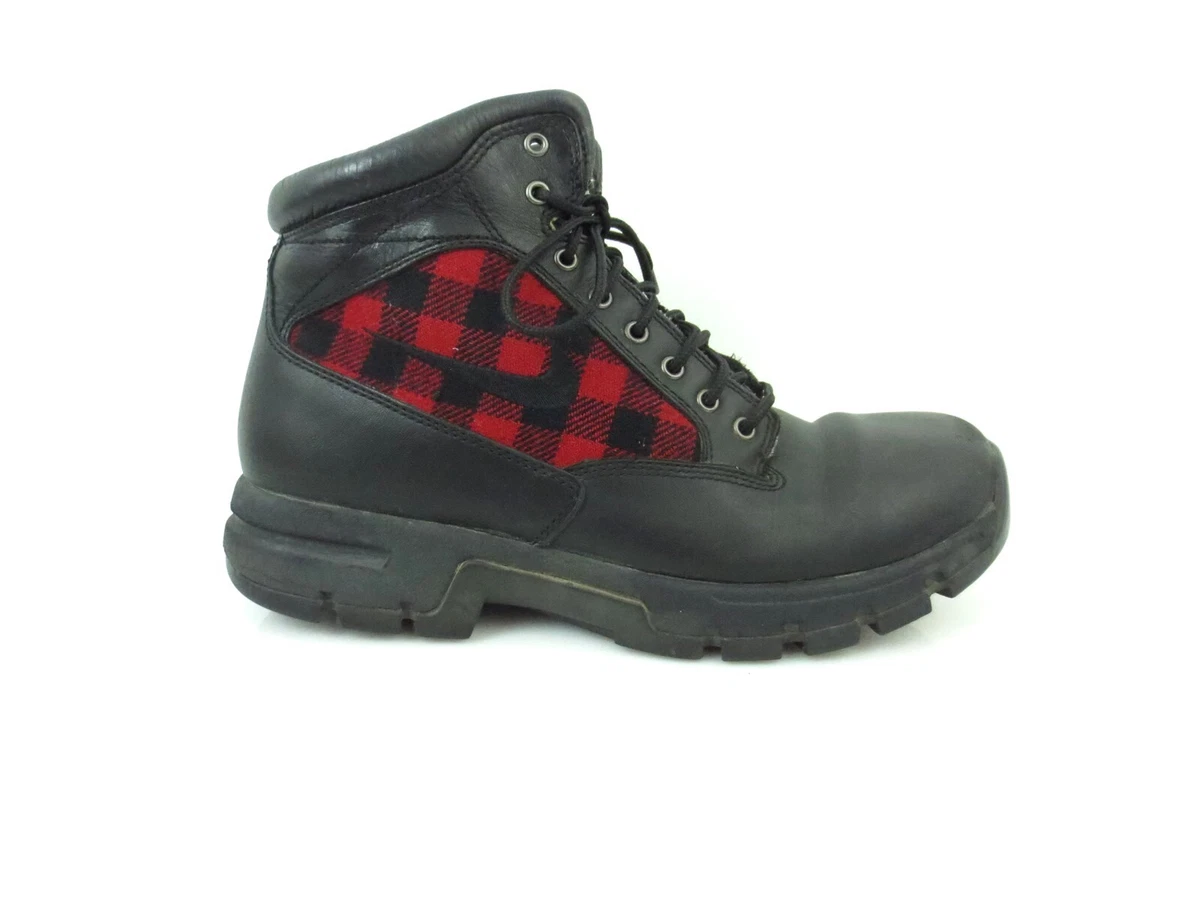 Nike women's shop boots black