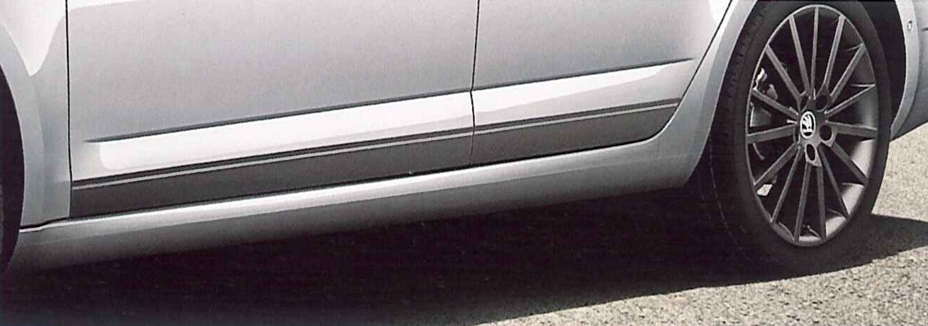 NEW GENUINE SKODA OCTAVIA ESTATE SILVER CARBON DECORATIVE DOOR 