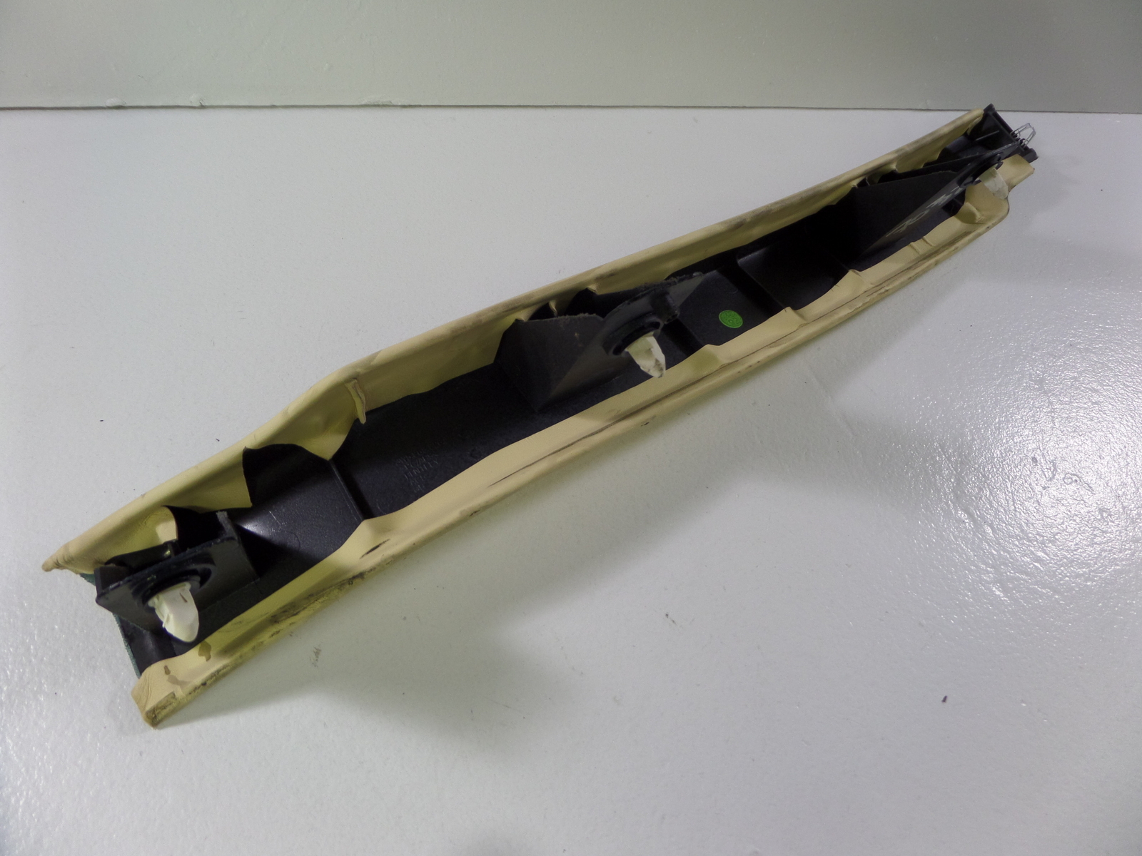 06-13 Bentley Continental Flying Spur Right D Pillar Cover Trim MAGNOLIA 09 10