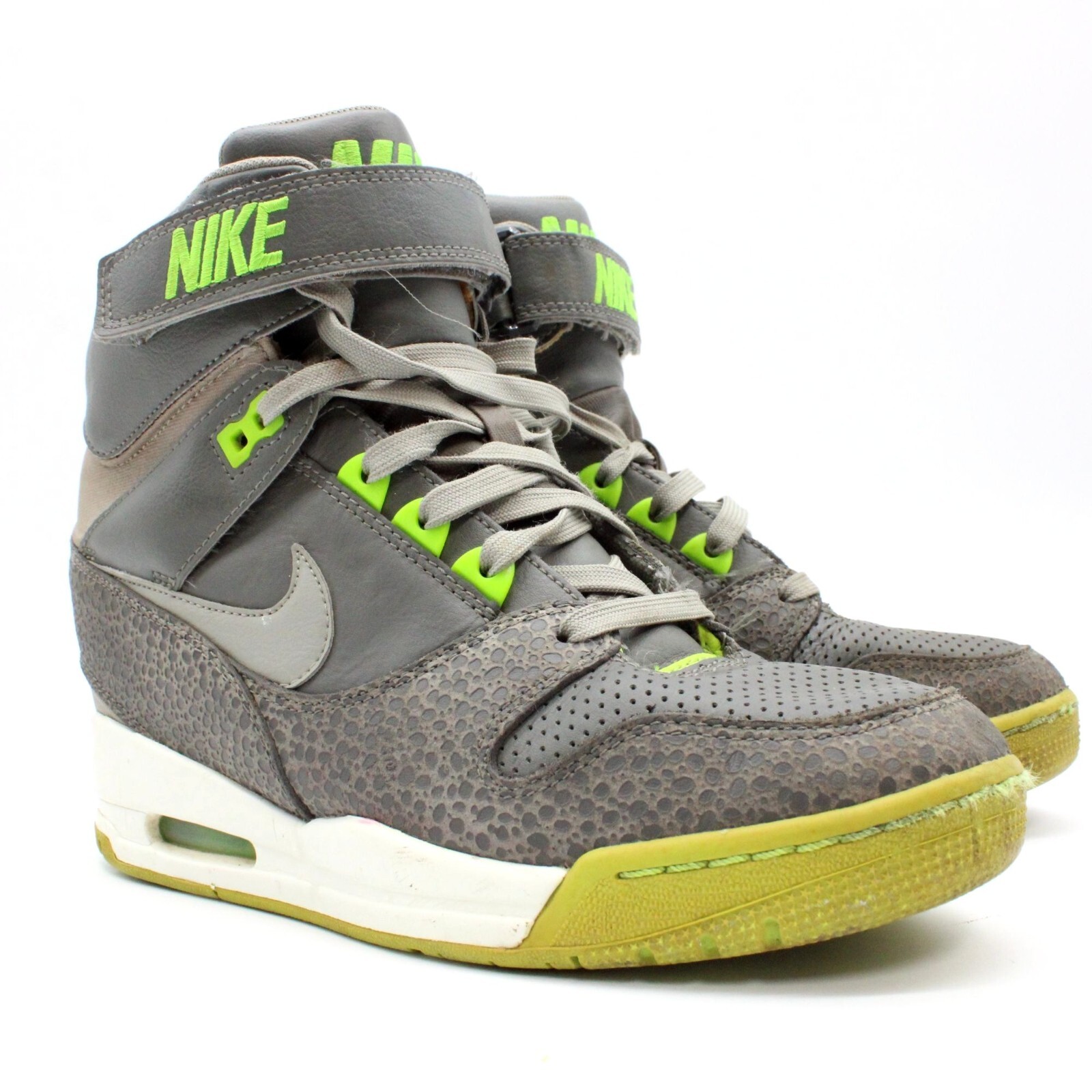 womens gray nike sneakers