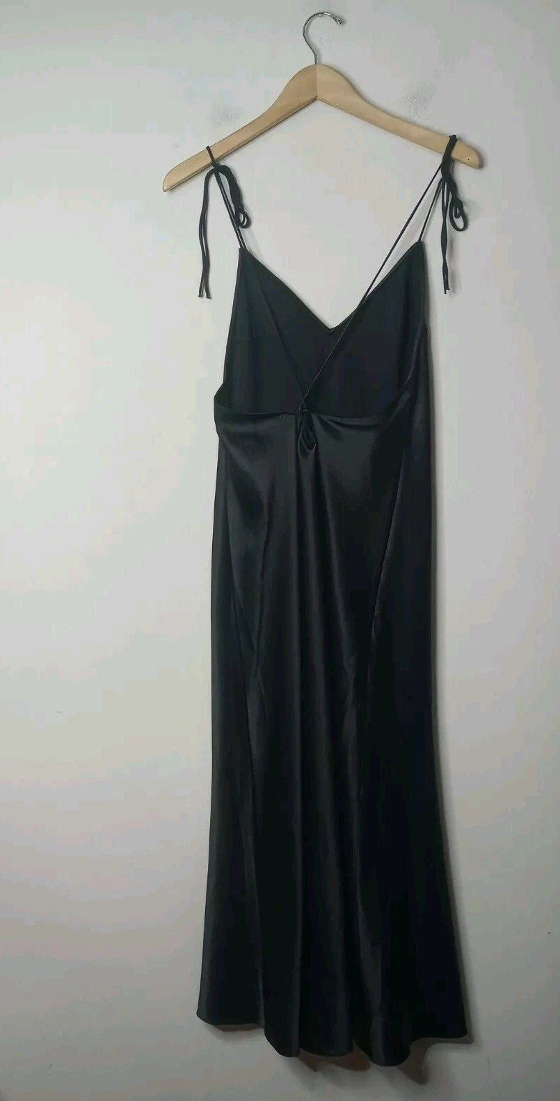 UNDERCOVER Abito Victoria's Secret nero raso scollo a V cravatta cinturino midi slip medio