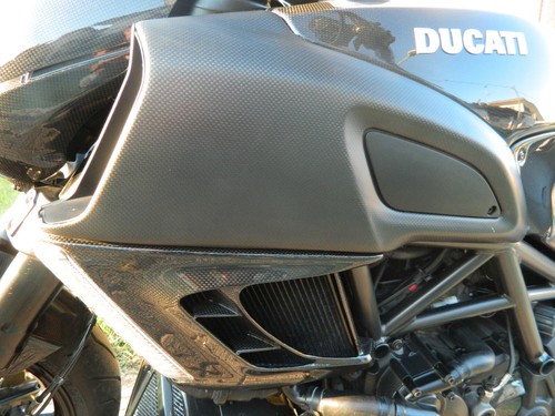 FIANCHETTI SERBATOIO CANALI ARIA CARBONIO DUCATI DIAVEL 1200 AIR DUCTS,. - Imagen 2 de 5