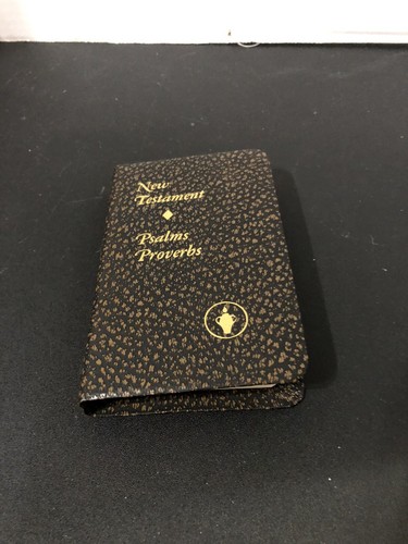 Pocket Bible New Testament Psalms Proverbs The Gideons International 1985 - Foto 2 di 3