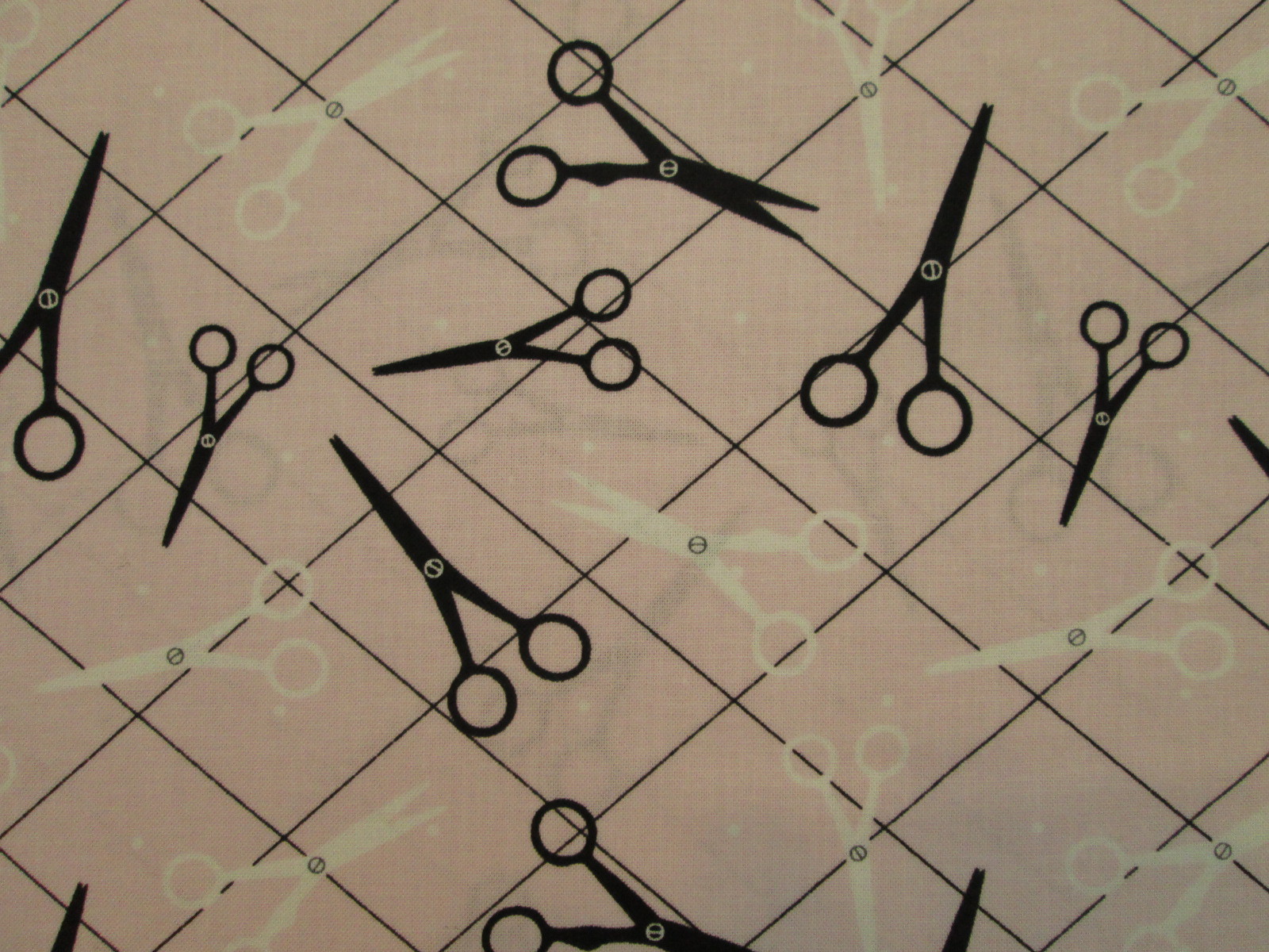 SCISSORS SEWING BLACK WHITE SEW MAT PINK COTTON FABRIC FQ-image