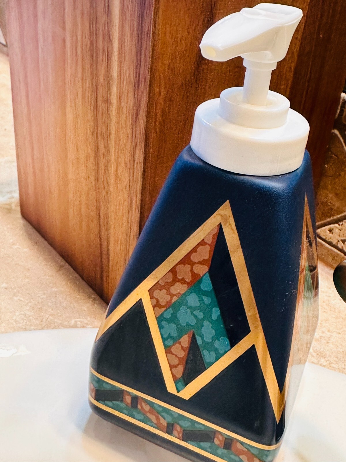 Elegant Dish Soap Dispenser with Easy Pump Top-image