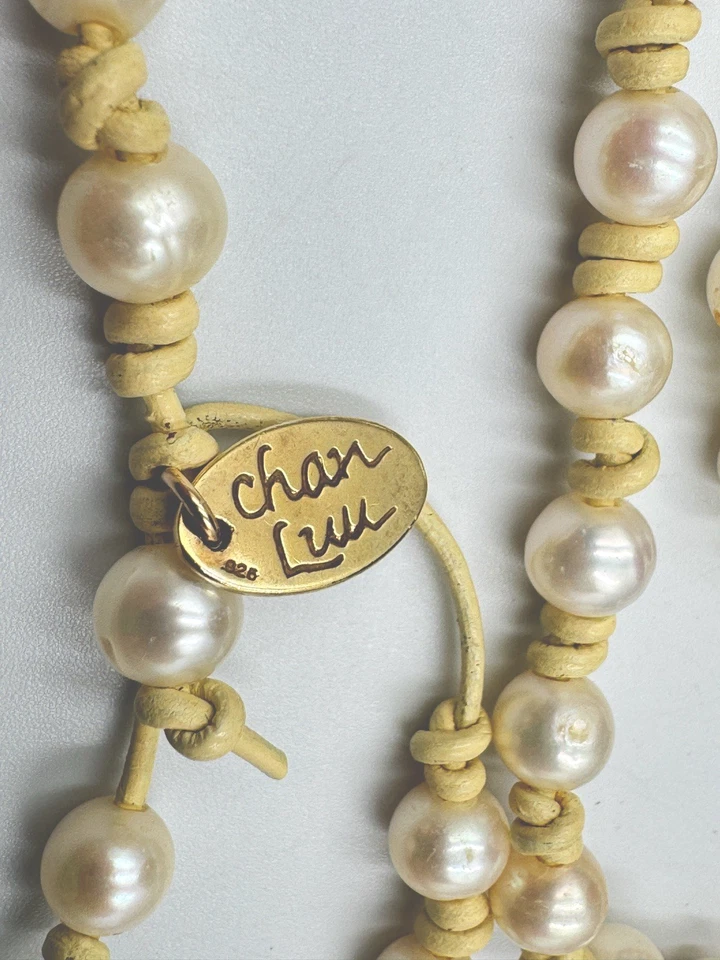 "Collar de perlas anudadas de cuero crema blanco firmado por Chan Luu 42"" de largo" Foto 3 de 4