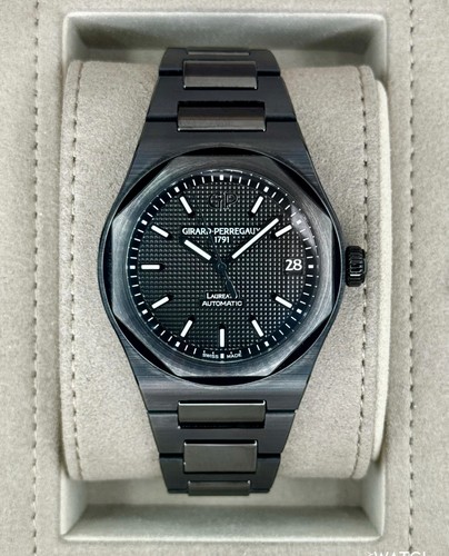 2022 Girard-Perregaux Laureato 42mm 81010-32-631-32A Ceramic Black Dial