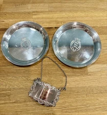 Goodwood Racecourse Garrard Plate Trays (Pair) + Derby Awards 1993 Owner’s Badge