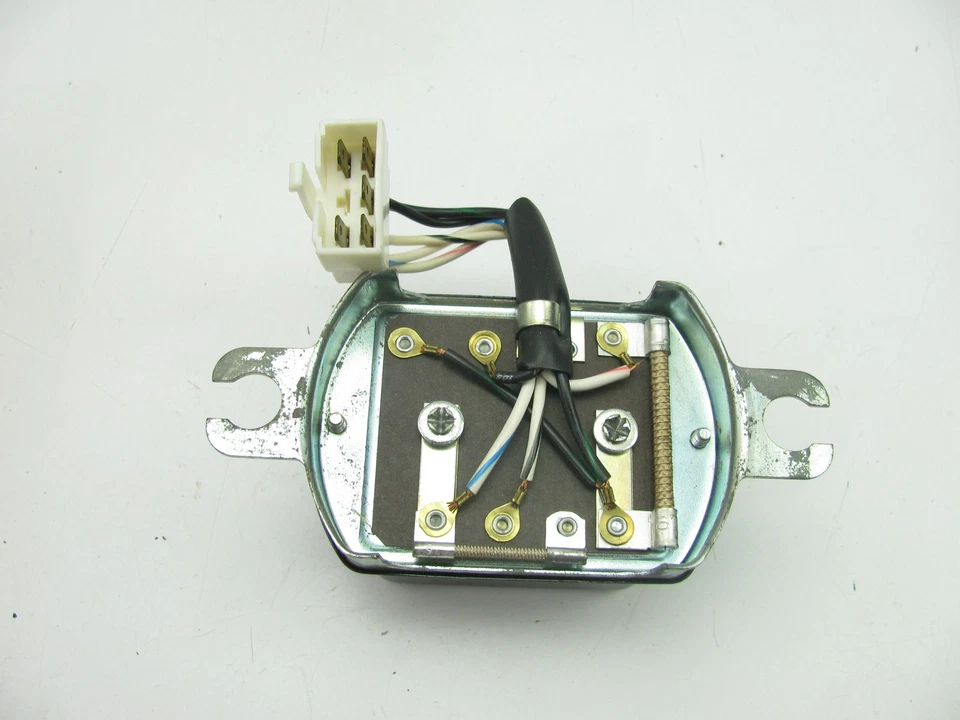 Regulador de voltaje Niehoff WA-720 para camioneta Chevrolet LUV 1975-1980 Foto 2 de 3