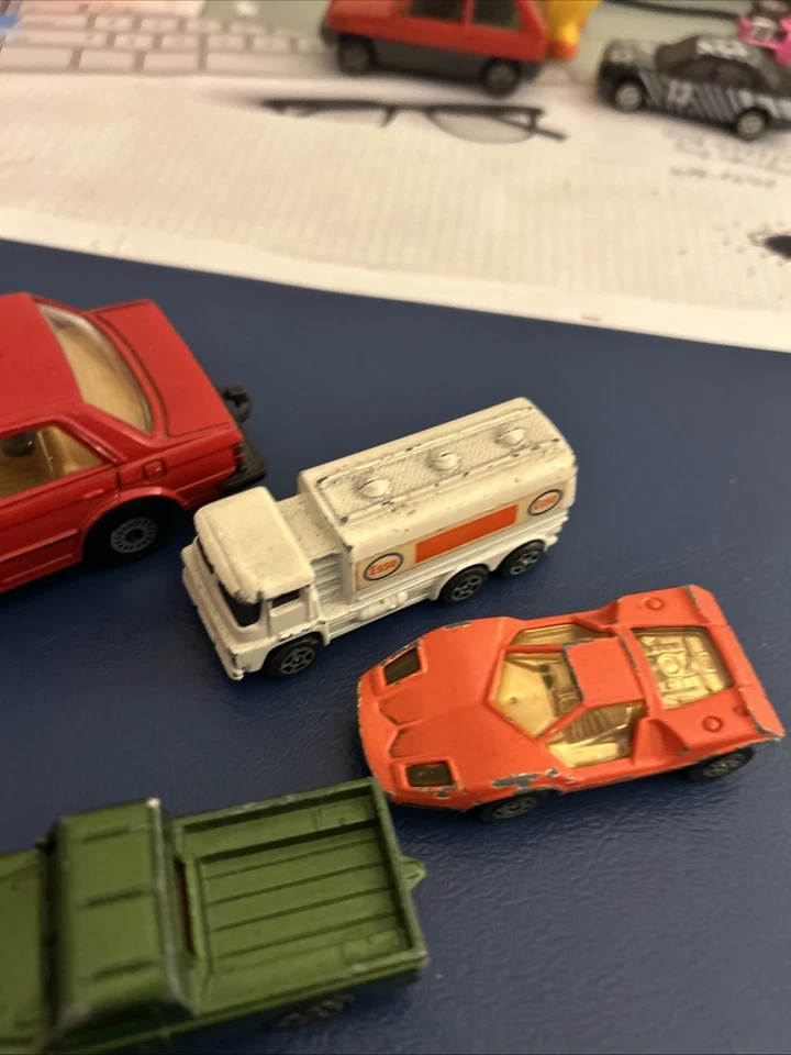 4 alte Corgi + Corgi junior made in GB 1:36+ 1:64 Triumph Land Rover Lkw Marcos - Bild 4 von 4