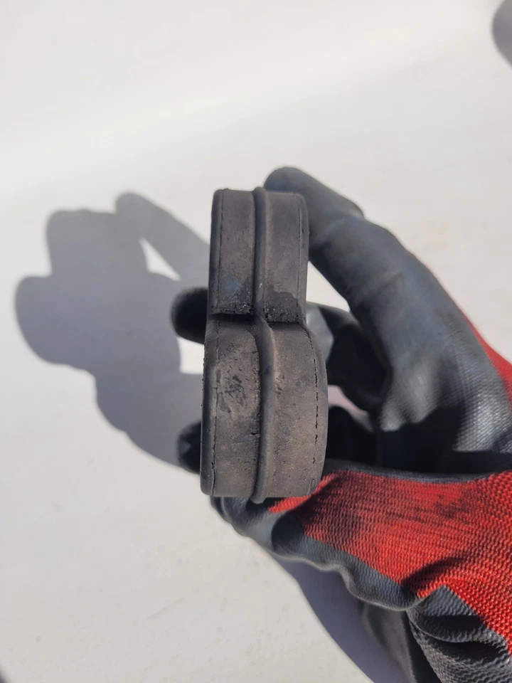 04-06 捷豹 XJ8 XJR VDP X350 排气消声器 悬挂式橡胶底座 原始设备制造商 — 第 4/4 张图片