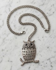 Silver Tone Owl Pendant with 29  Chain necklace.