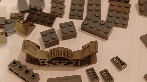 Bulk LEGO & MEGA LOT of Bricks parts Pieces AND a  Bionicle Rahkshi Torso 44247 - Picture 2 of 8