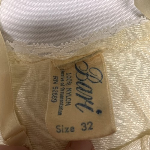 BARI VINTAGE IVORY LACE TRIM NIGHTGOWN. Size 32(XSmall) - Picture 7 of 8