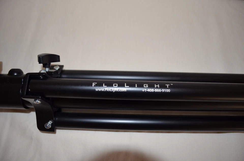 FloLight FL-110HMD 2x55W Fluorescent Video Light with 5400k Free Lamps & Stand - Image 2 of 4