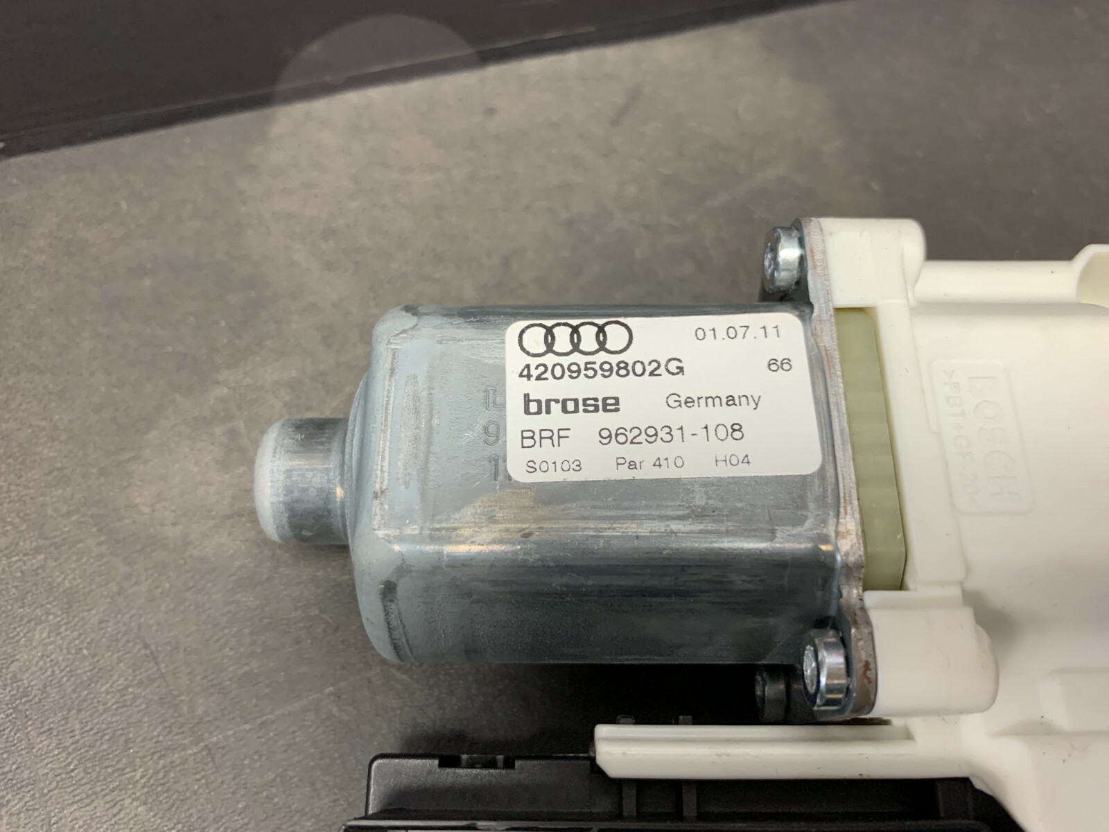 2012 AUDI R8 V10 GT OEM RH PASSENGER WINDOW MOTOR 