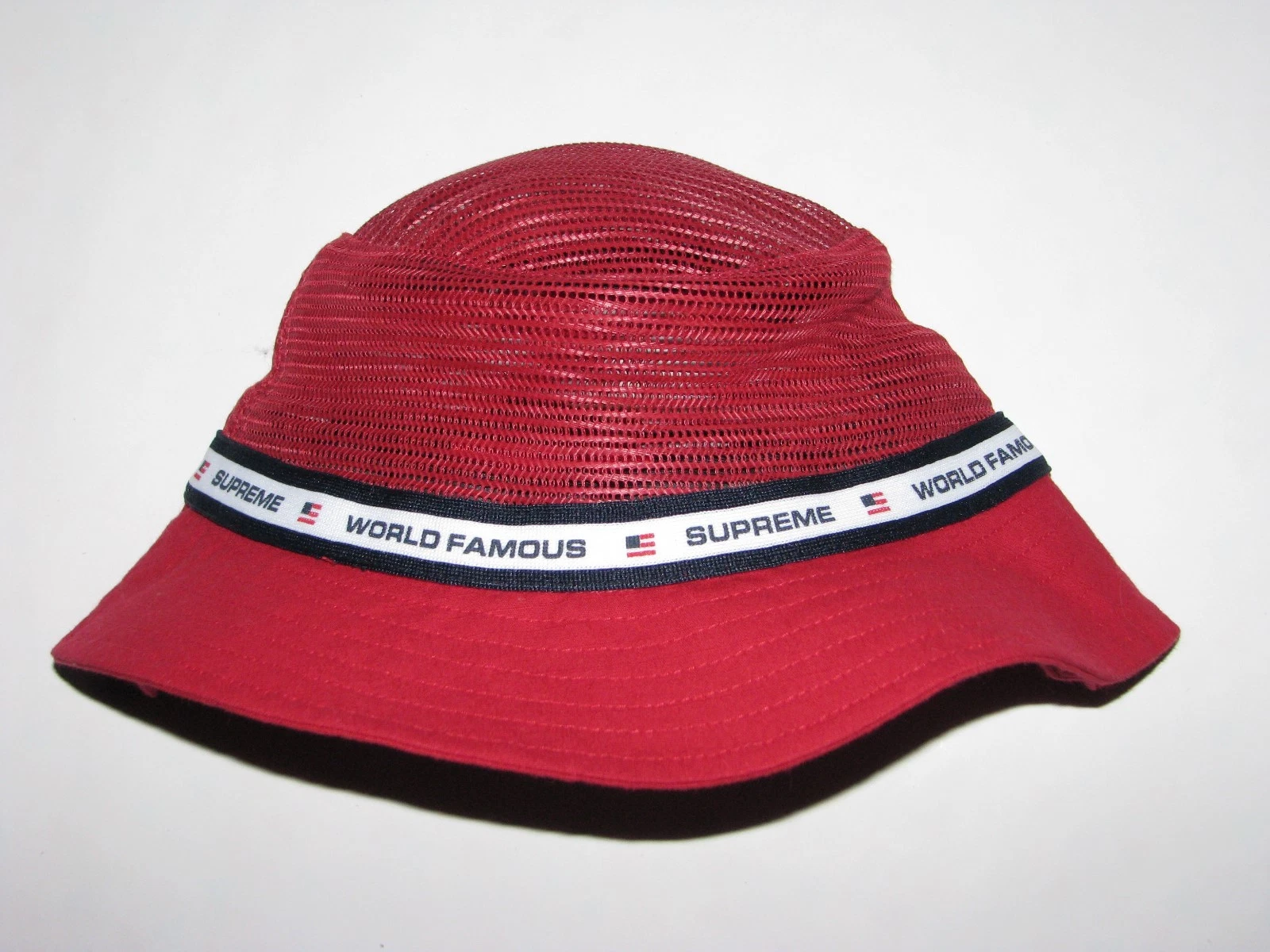 SUPREME Maille Couronne concasseur ROUGE chapeau seau petit/moyen NEUF ! S/S 2017