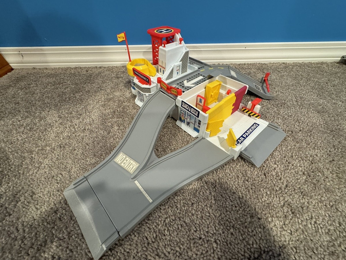 Vintage Hot Wheels 1990's city シティーセット① Preowned 90's Hot Wheels World Hospital City track Playset | eBay