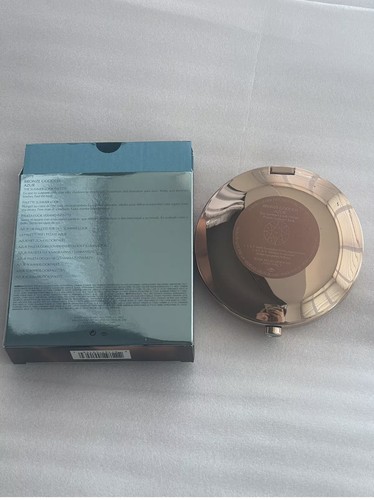Estee Lauder - Picture 4 of 5