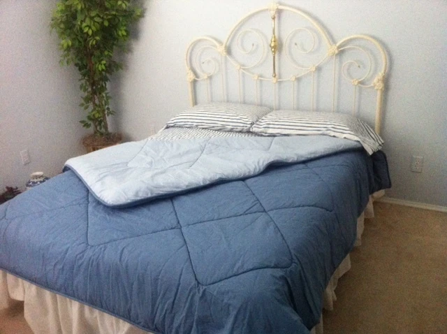 Cabecero de latón de hierro forjado esmalte blanco antiguo de duquesa reina diseño de Elliott Foto 2 de 4