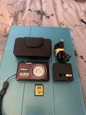 Nikon Coolpix S4100-PLUM-14,0 MP-Dig Camera-Scheda SD-Caricabatterie-USB e Custodia-Quasi come nuova