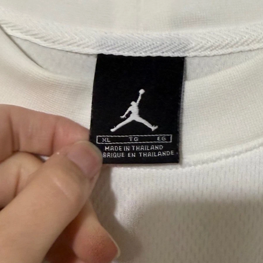 Conjunto combinando de jersey e shorts Jordan Jumpman branco cinza Y2K tamanho XL - Imagem 4 de 4