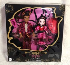 Monster High Howliday Draculaura & Clawd Wolf Love Edition dolls 2023 HRP83