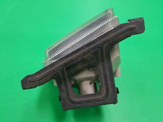 Farol de neblina esquerdo 2007 KIA Rio New Pride 922011G000 - Imagem 2 de 4