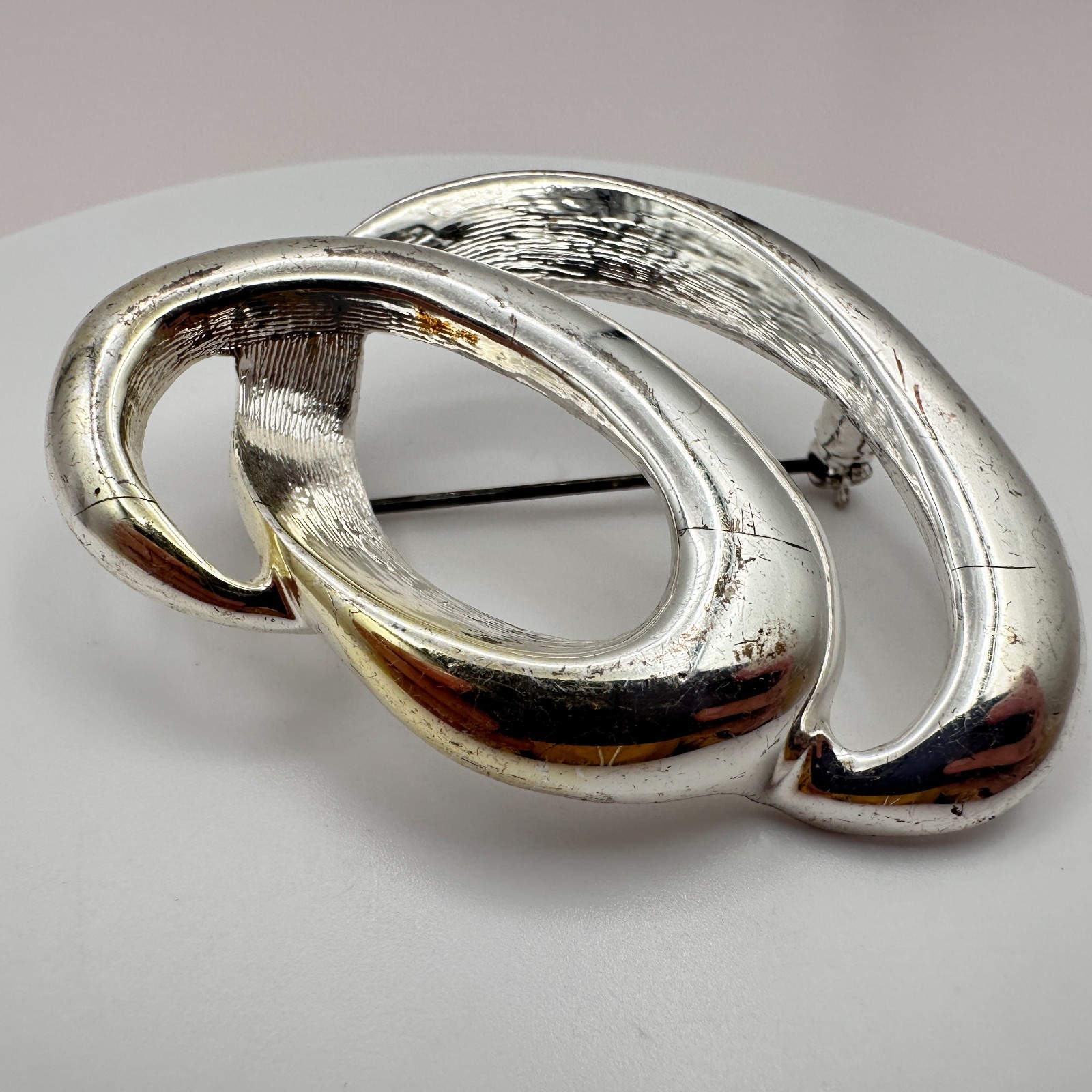Vintage 90s Silver Tone Modernist Abstract Open Loop Brooch Pin Retro Jewelry