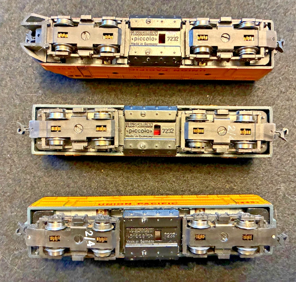 CON-COR (FLEISCHMANN) N SCALE LOCOMOTIVE EMD F3A/B/B SET UNION PACIFIC - RARE - Image 4 of 4