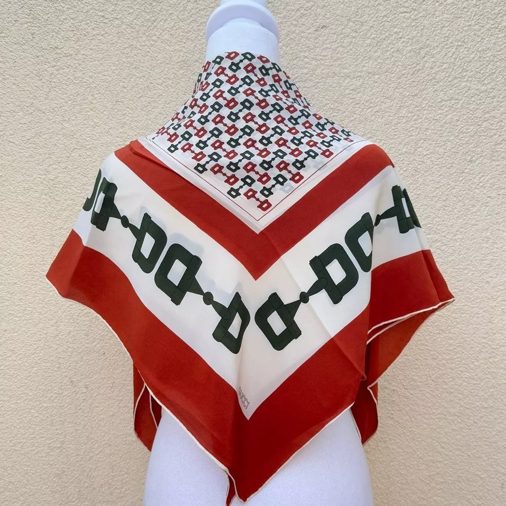 Foulard vintage Gucci Horsebit carré en soie rouge et orange