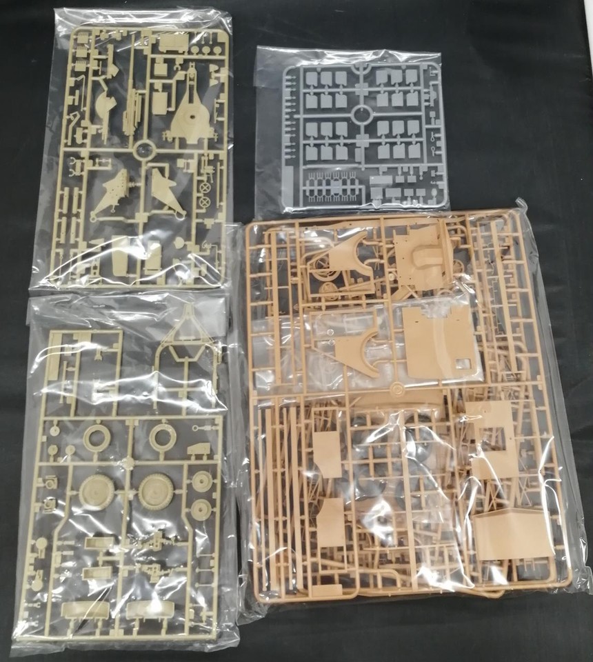 1 35 SCALE Plastic Model Model No. German 3.5 Ton Truck AHN 3.7CM Anti