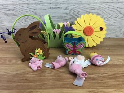 Konvolut Osterkörbe Tüten und Fingerpuppen 
