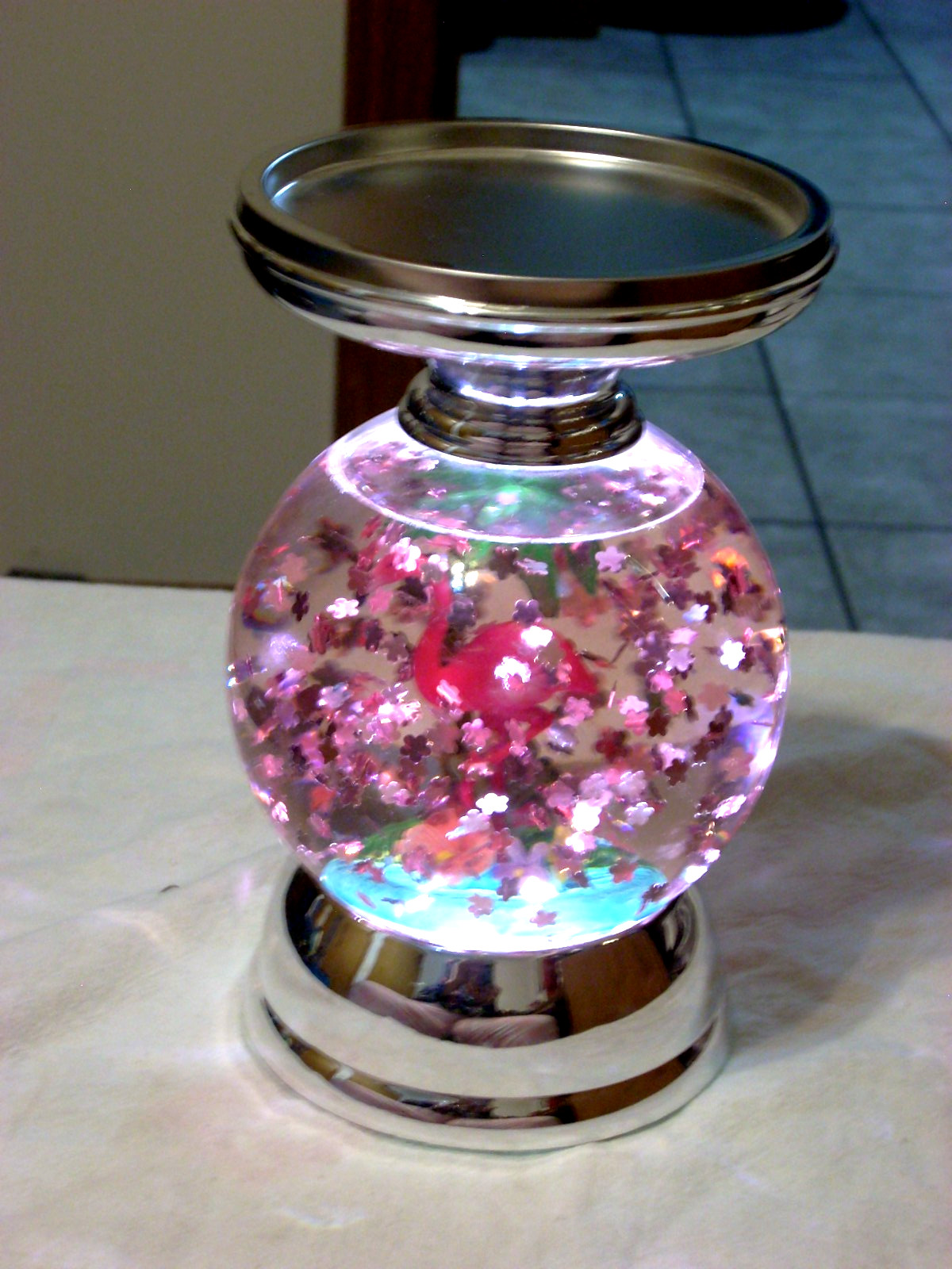 Bath & Body Works Flamingo Swirling Glitter Water Globe Ligh