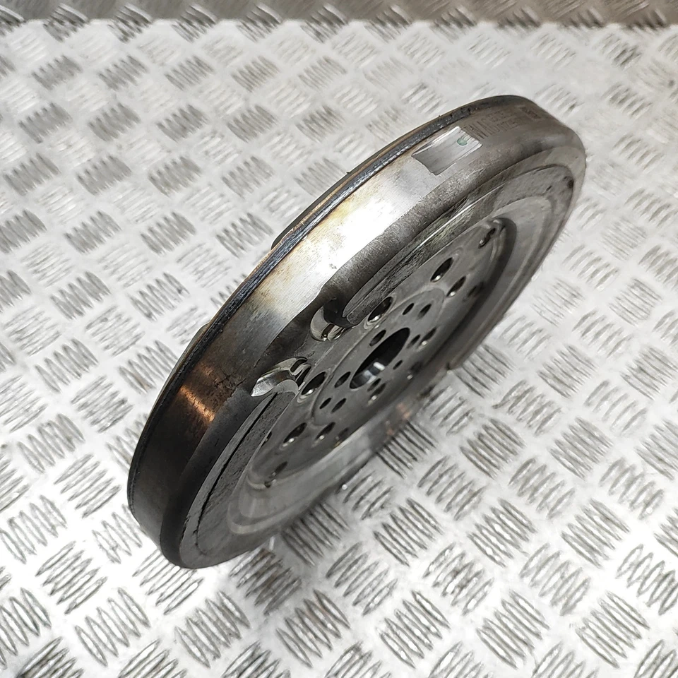 Volkswagen TAYRON R41 Schwungradscheibe Automatik 05E105266H 1.5 Hybrid 150kW 20 - Bild 2 von 4