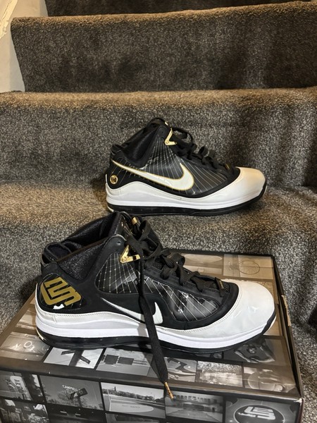 Nike Lebron 7 negro blanco y dorado talla 13 hombre 2