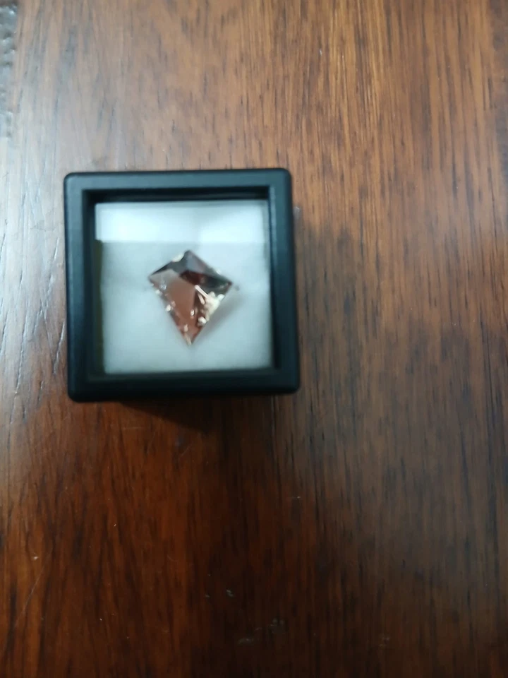 Stunning Oregon Sunstone 2.6ct Non Standard Kite Cut - Image 4 of 4