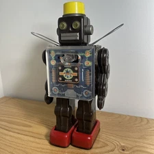 S.H Horikawa Fighting Robot Vintage Battery Operated Pressed Tin Toy *For Repair