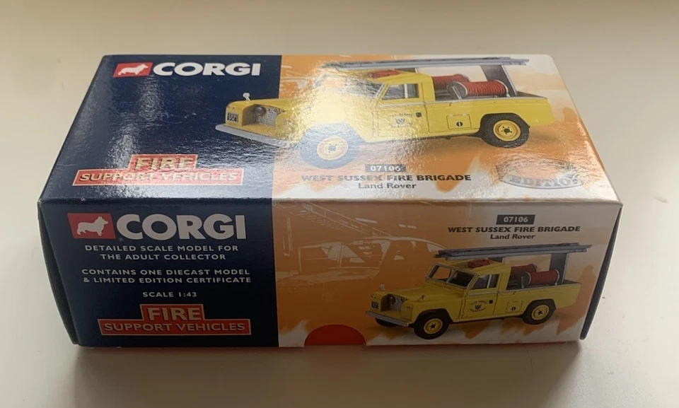 Corgi Fire Support 07106 West Sussex Fire Brigade Land Rover Limited Edition - Image 2 of 4