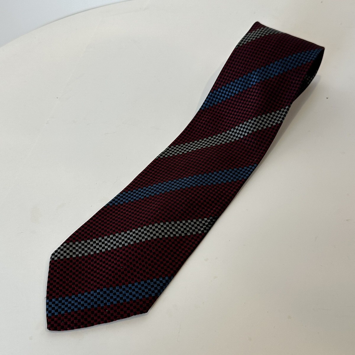 リル　BOTTEGA VENETA ネクタイ100%シルク Bottega Veneta® Men's Silk Twill Tie in Black. Shop online now.