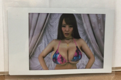Hitomi Tanaka Busty ''My Eyes are Up Here Buddy!'' Cheki Original Photo JAV 1/1 SP