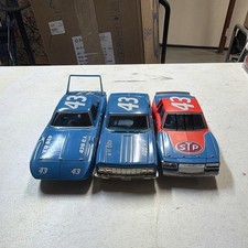 Richard Petty Cards and Autographed Memorabilia Guide 4